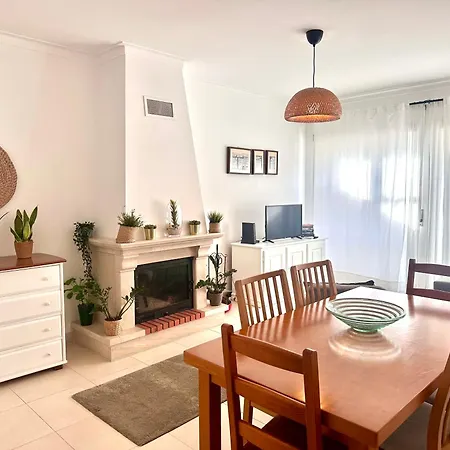 36 - Baleal Surf Village * Пениши